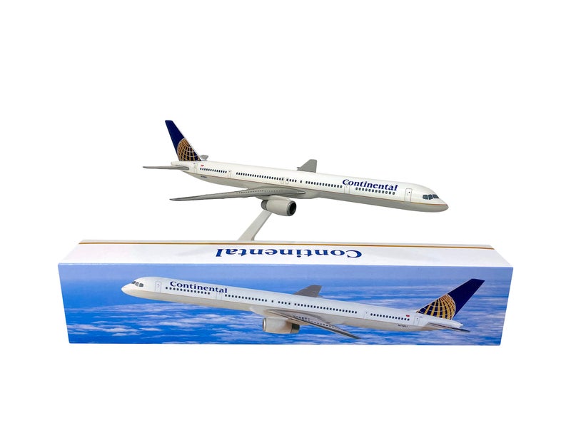 Flight Miniatures Continental (91-10) Boeing 757-300 1:200 Scale - Plastic Snap-Fit Model Airplane - Collectible Replica of Continental Airlines Aircraft Part #ABO-75730H-003 - Image 3